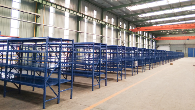 贵州中型层板货架投入使用，稳定提高存储效率